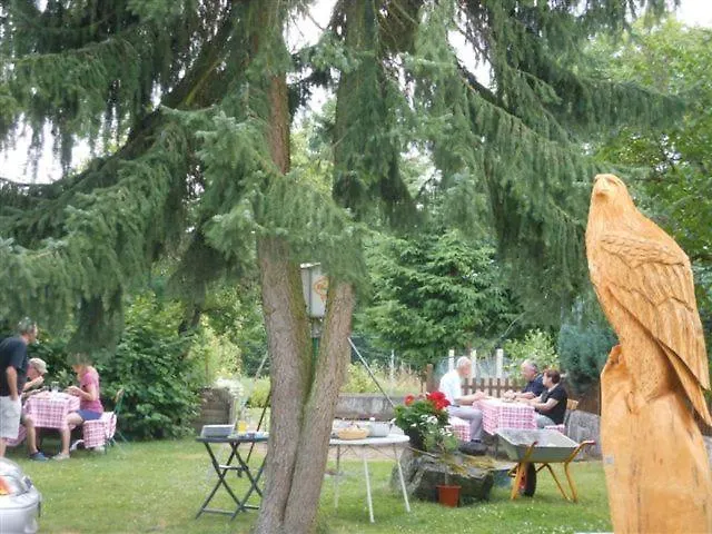 ゲストハウス Hotel-pension Am Waldchenborn