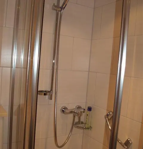 ゲストハウス Hotel-pension Am Waldchenborn 3*