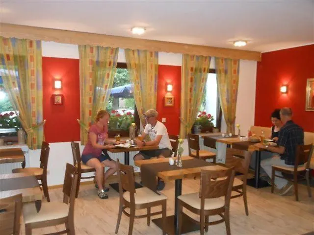 Hotel-pension Am Waldchenborn 3*